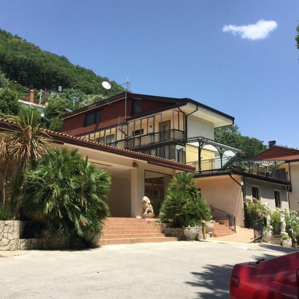 La Contessa B&B Mercogliano Bagian luar foto